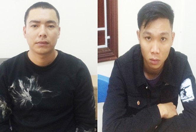 Đối tượng Hoàn (bên trái) và Phát tại cơ quan công an.