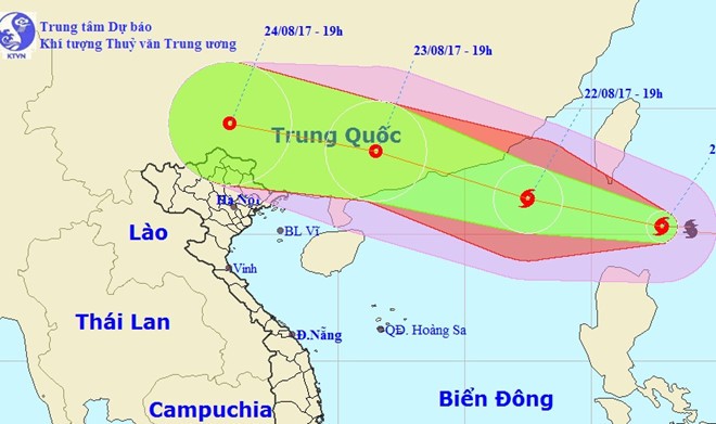 Hướng di chuyển của bão Hato tối 21/8. Ảnh: NCHMF.