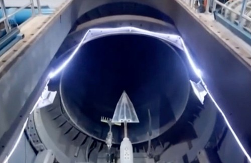 Năm 2017, truyền hình Trung Quốc từng phát hình ảnh về thiết bị siêu thanh đặt trong một hầm gió. Ảnh: SCMP