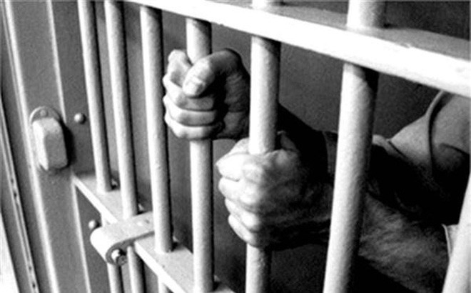 Tử tù đất Cảng xé chăn định tự tử trong buồng biệt giam