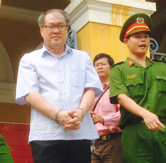 Ông Phạm Công Danh được đưa đến tòa án vào ngày 5/1. 