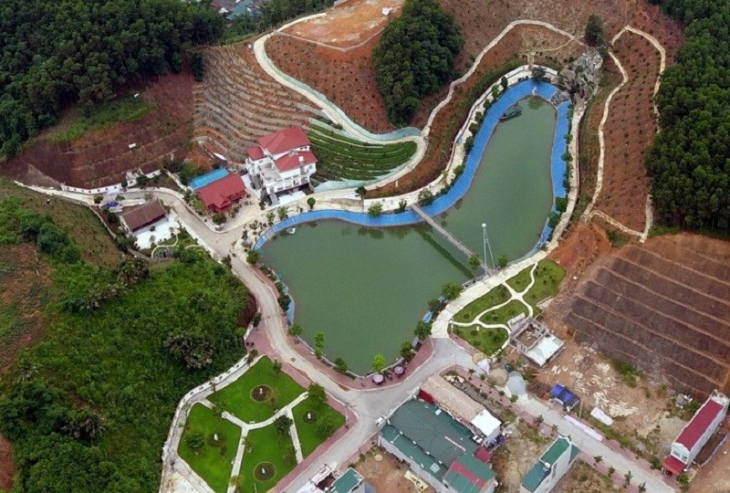 Biệt phủ được cho là của ông Phạm Sỹ Quý gây kinh ngạc trong dư luận.