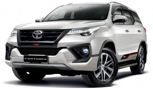 Suzuki và Mitsubishi đồng loạt giảm giá, Toyota trình làng mẫu Fortuner mới