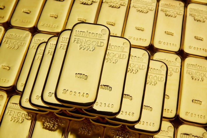 Giá vàng 14/10: Vượt qua kỳ vọng, giá vàng quay lại mốc 1300 USD