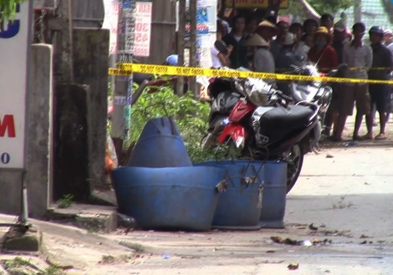 Thùng rác nơi phát hiện ba lô chứa đầu người. Ảnh: PLO