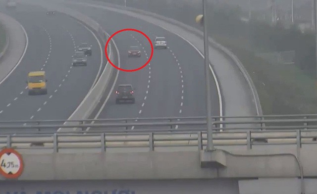 Hình ảnh cắt ra từ clip vụ việc. Ảnh: Dân trí