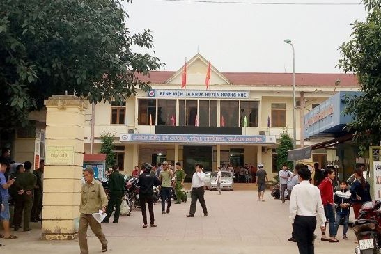 Bệnh viện đa khoa Hương Khê - nơi đang điều trị cho các bệnh nhân bị ngộ độc. Ảnh: VietNamNet