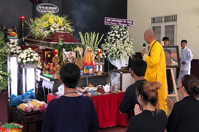 Lễ tang nghệ sĩ Lê Bình. Ảnh: Ngoisao.net 