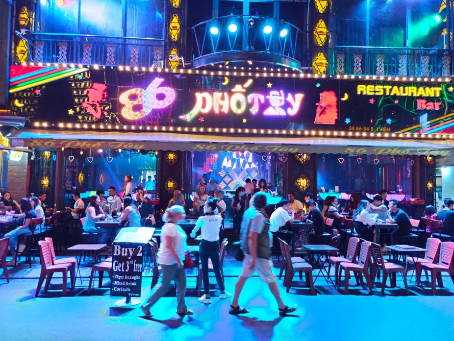 TP HCM tiếp tục dừng hoạt động các cơ sở làm đẹp, khu vui chơi giải trí