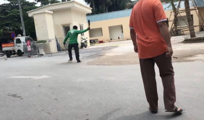 Tạm giữ nhóm người ẩu đả trước cổng Bệnh viện E