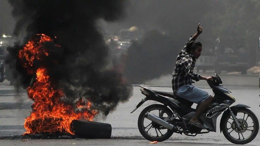 Nền kinh tế Myanmar tụt dốc 