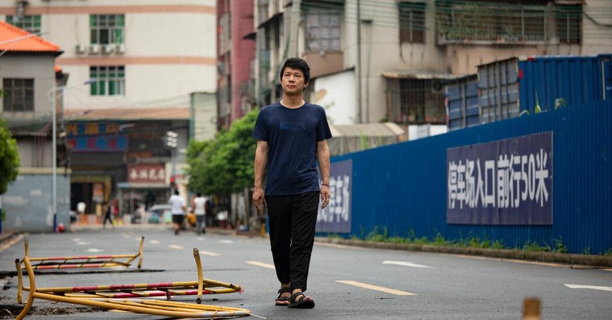 Huang Yulong - người đã thắt ống dẫn tinh ở tuổi 26 và dự định sẽ không có con. Ảnh: NY Times