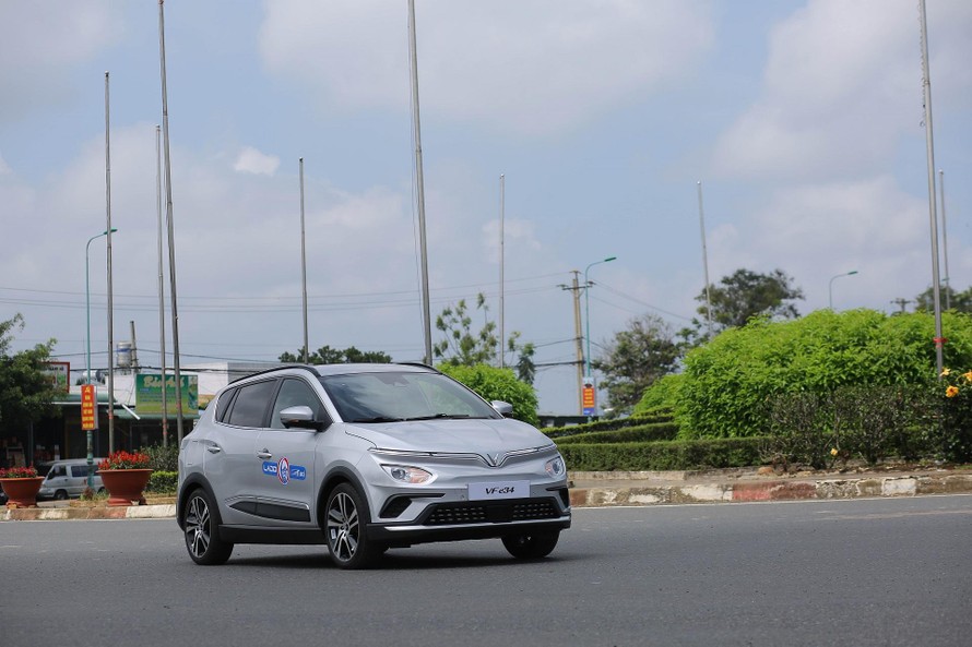 Tối ưu về chi phí - yếu tố tiên quyết khiến người dùng chuyển từ xe xăng sang xe điện 