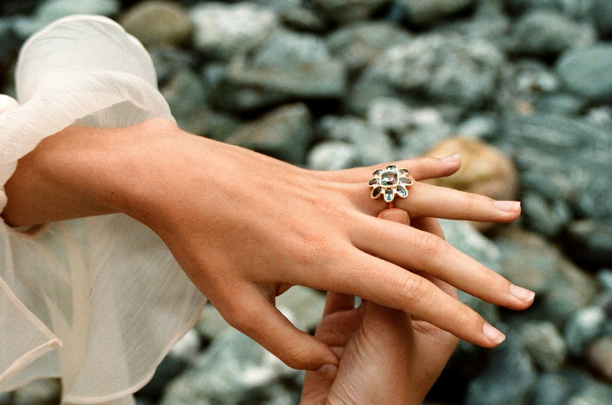 Những loại đá màu tự nhiên đang dần soán ngôi kim cương