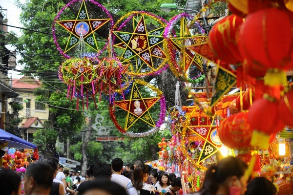 Tết Trung thu đã tràn về trên ngõ phố Hà Nội 