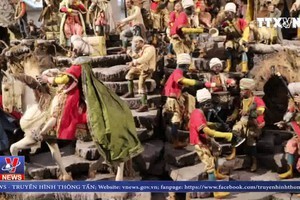 Hang đá Giáng sinh 'sống' ở Italy