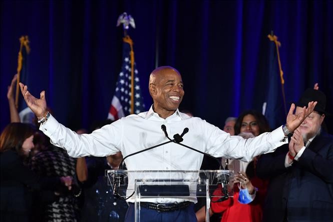 FBI thu giữ thiết bị điện tử của Thị trưởng New York