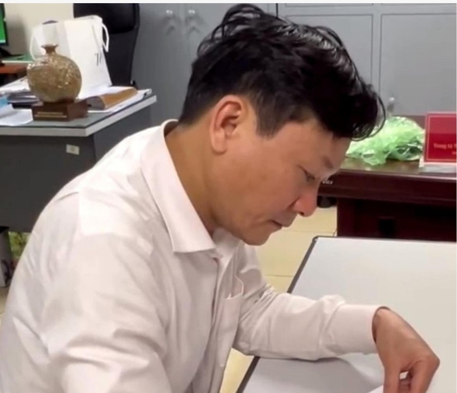 Hà Nội: Khởi tố Chủ tịch UBND phường nhận hối lộ