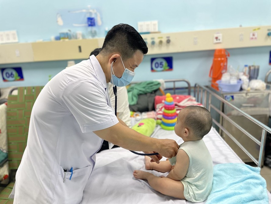 Bệnh tay chân miệng và sốt xuất huyết gia tăng​ tại Thành phố Hồ Chí Minh