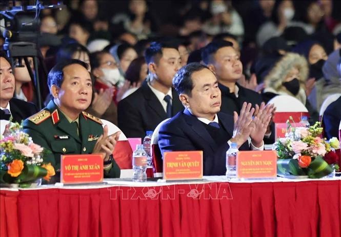 Chủ tịch Quốc hội Trần Thanh Mẫn dự chương trình nghệ thuật “95 năm - Ánh sáng soi đường”