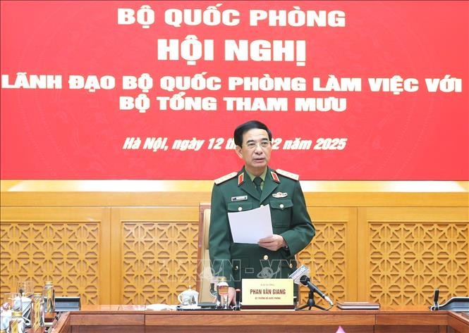 Đại tướng Phan Văn Giang làm việc với Bộ Tổng Tham mưu