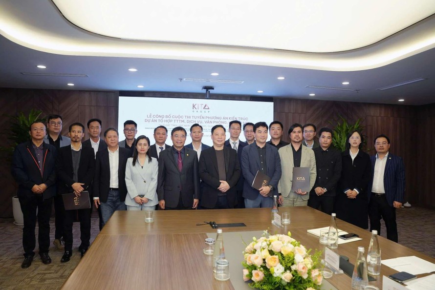 Ban tổ chức cuộc thi, Hội đồng chấm thi và đại diện 7 đơn vị tư vấn kiến trúc tham gia cuộc thi.