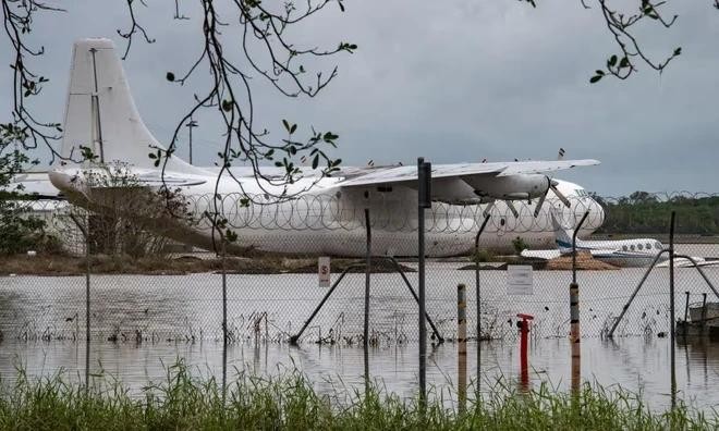Australia dùng máy bay sơ tán người dân vùng lũ