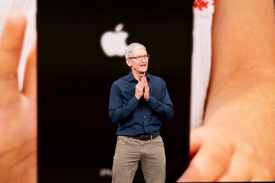 CEO Apple Tim Cook thông báo về hoạt động của hãng tại Ấn Độ và Việt Nam