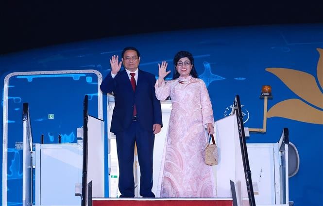 Thủ tướng Phạm Minh Chính tới Kuala Lumpur, bắt đầu thăm Malaysia và dự các Hội nghị cấp cao