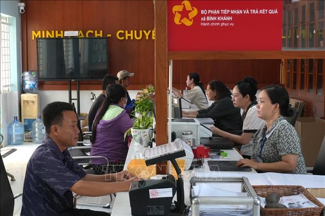 Không khí những ngày làm việc cuối cùng tại xã Bình Khánh, huyện Cần Giờ, Thành phố Hồ Chí Minh trước khi chính quyền mới đi vào hoạt động. Ảnh minh họa: Hữu Duyên/TTXVN.