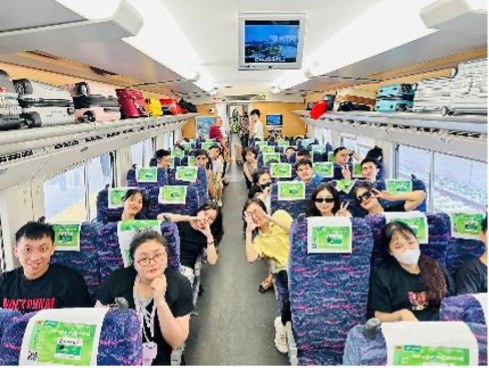 Tuyến đường sắt cao tốc Đông Hưng - Phòng Thành Cảng đưa dòng khách khổng lồ từ quốc gia tỷ dân đến với Móng Cái 