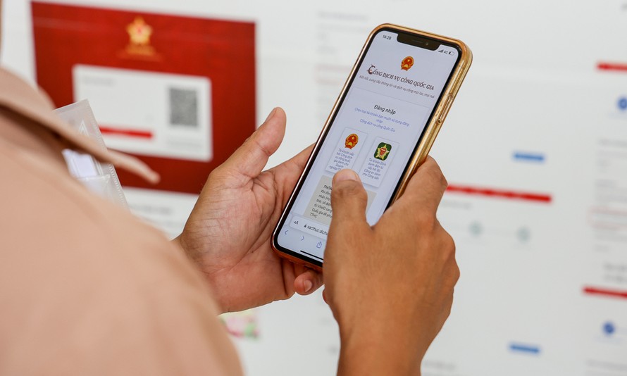 Thúc đẩy công nghệ phục vụ người dân gắn với định danh, xác thực điện tử
