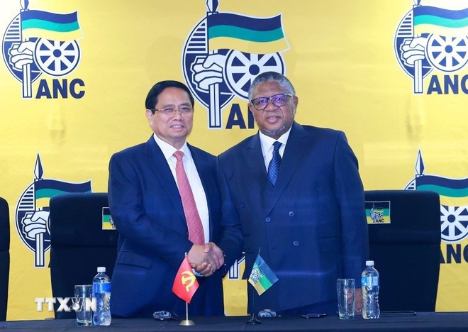 Thủ tướng Chính phủ Phạm Minh Chính gặp Tổng Thư ký Đảng Đại hội dân tộc Phi