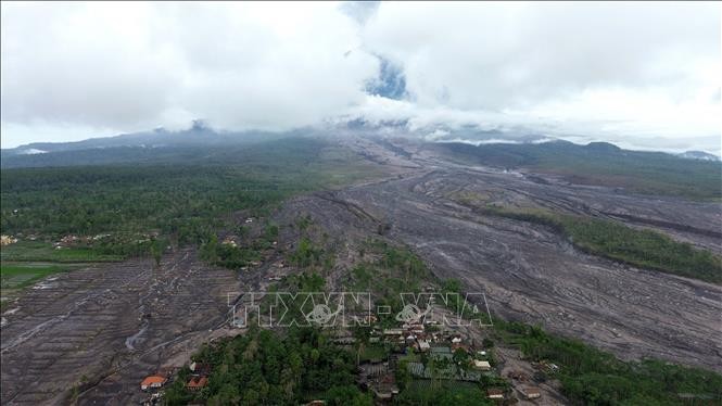 Indonesia khẩn cấp điều chỉnh thời tiết - Sri Lanka ban bố tình trạng khẩn cấp do lũ lụt và lở đất