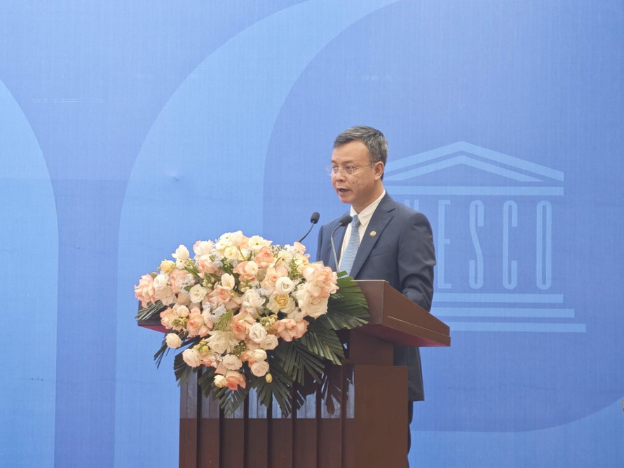 Nhà báo Nguyễn Hùng Sơn phát biểu tại Đại hội