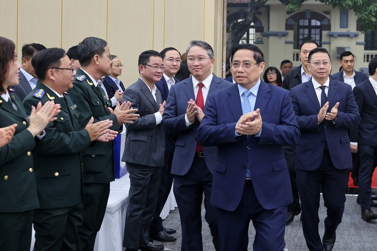 Thủ tướng Phạm Minh Chính: Chuyển từ “quản lý bằng pháp luật” sang “kiến tạo thể chế phát triển”