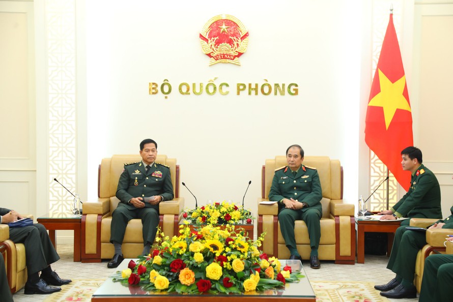 Thượng tướng Phùng Sĩ Tấn tiếp Tổng Thư ký Ủy ban Quốc gia về vũ khí hóa học Campuchia