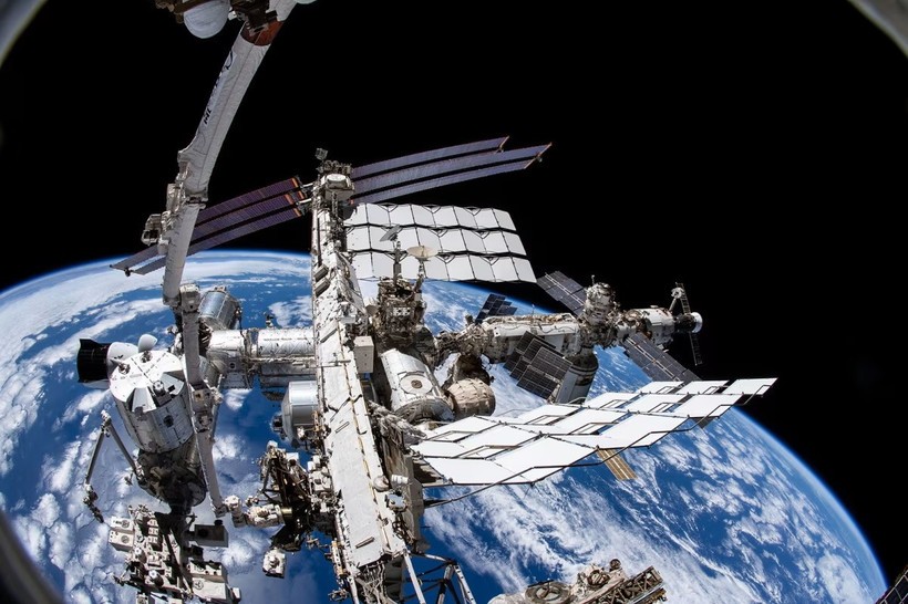 NASA lần đầu rút ngắn sứ mệnh trên ISS