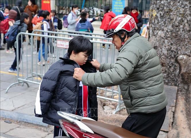 Hà Nội chủ động ứng phó rét đậm, rét hại, bảo đảm sức khỏe cho học sinh​