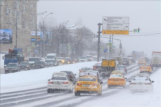 Bão tuyết lịch sử ở Moskva gây tê liệt giao thông