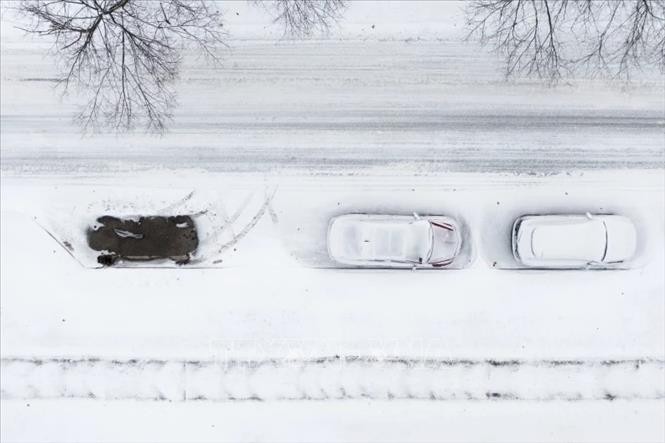 Hàng nghìn chuyến bay ở Mỹ bị hủy do bão tuyết lớn