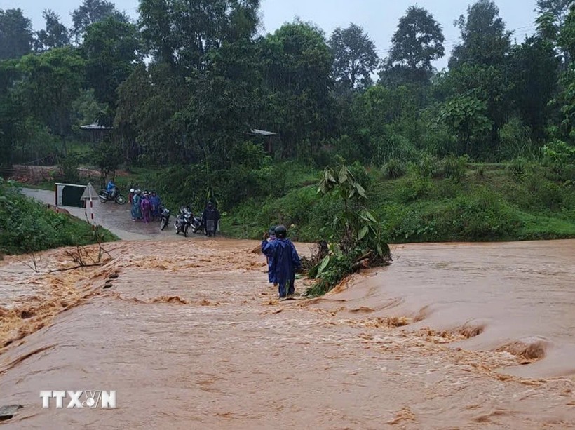 Hoàn thành tối thiểu 50% trạm BTS chống rủi ro thiên tai cấp độ 4 vào cuối năm 2026