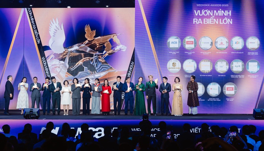 Masterise Homes cùng các doanh nghiệp được vinh danh ở hạng mục “Vươn mình ra biển lớn” tại lễ trao giải WeChoice Awards 2025