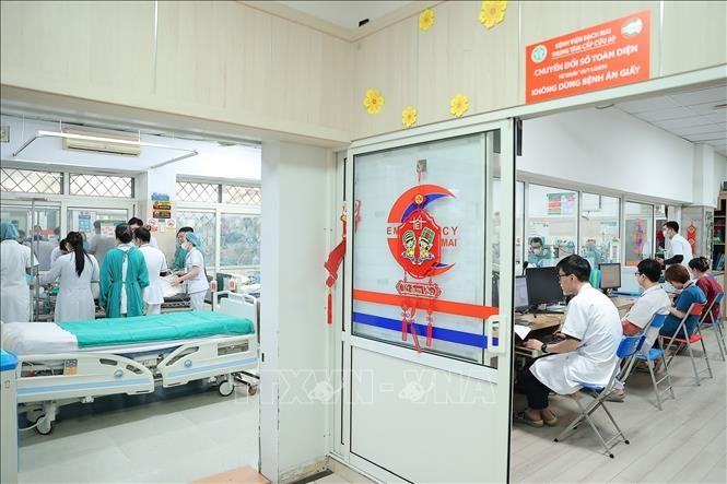 Hệ thống y tế duy trì thường trực, bảo đảm phòng chống dịch và khám chữa bệnh dịp Tết Bính Ngọ