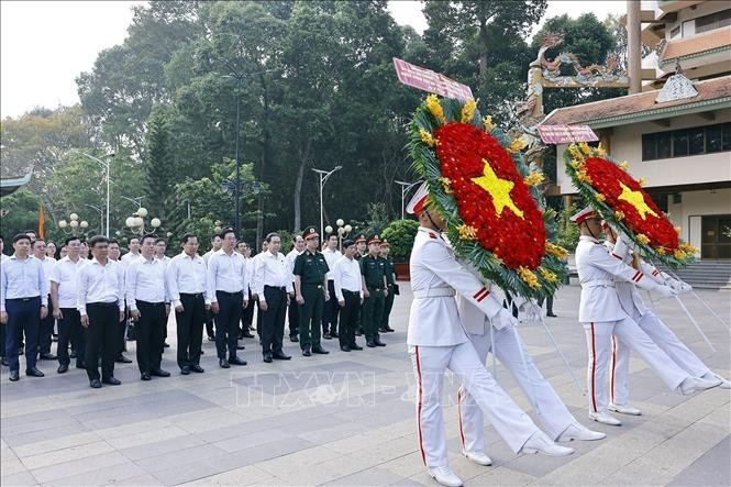 Chủ tịch Quốc hội Trần Thanh Mẫn tri ân các Anh hùng Liệt sỹ, Mẹ Việt Nam anh hùng tại Thành phố Hồ Chí Minh