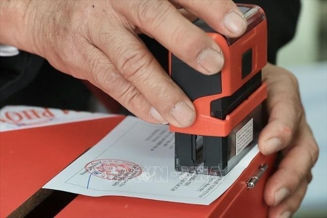 Cảnh báo nguy cơ lộ, lọt thông tin cá nhân khi đăng ảnh thẻ cử tri lên mạng xã hội