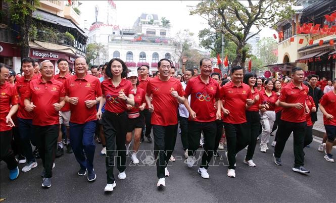 Gần 17.000 người tham gia Ngày chạy Olympic - Vì sức khỏe toàn dân - Vì an ninh Tổ quốc tại Hà Nội