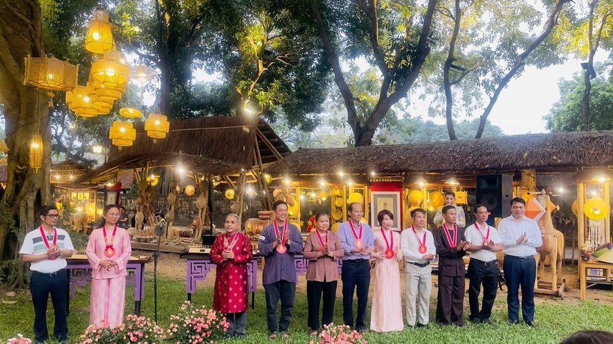 Khai mạc chương trình nghệ thuật “Vườn Ánh sáng” tại Văn Miếu - Quốc Tử Giám