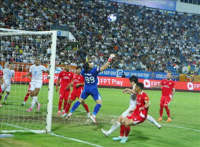 V.League 1-2025/2026: Câu lạc bộ Hà Nội thành công tiến vào Top 3