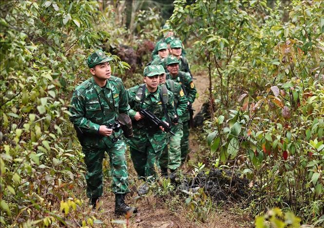 Xây dựng đường biên giới hòa bình, phát triển kinh tế cửa khẩu